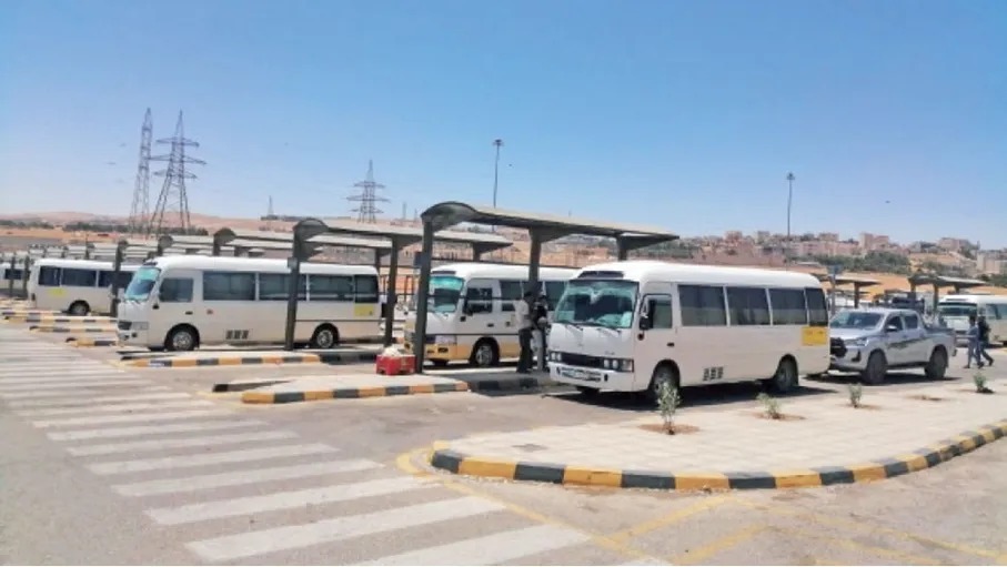 النقل المنتظم في الكرك يبدأ بتشغيل مسار مثلث القصر – مجمع الجنوب الأحد