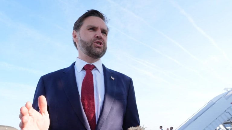 تعليق مغادرة فانس للمشاركة بمفاوضات إسلام آباد.. وباكستان تنتظر رد إيران بشأن الحضور