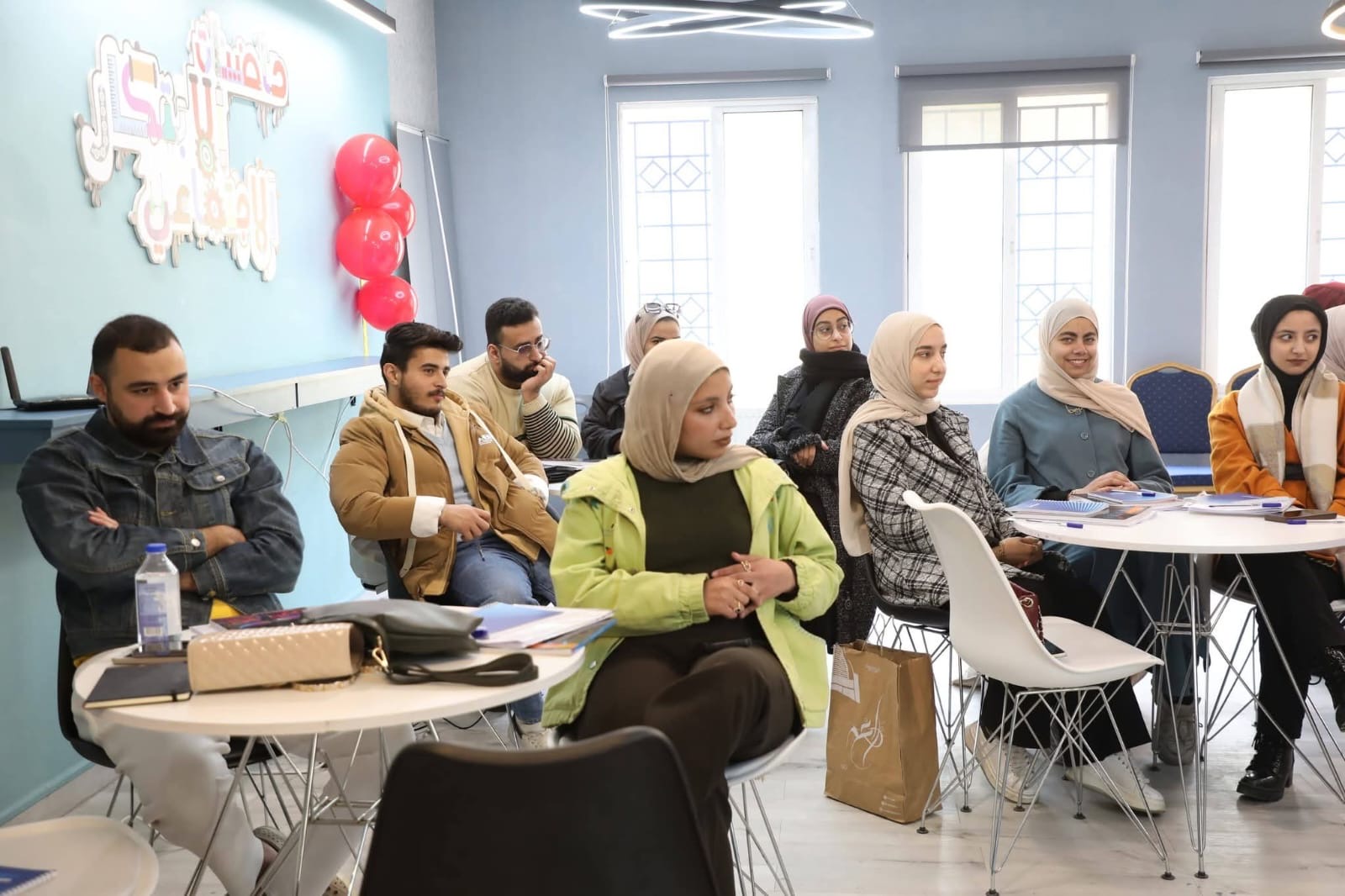 تواصل برنامج اللغة الإنجليزية للباحثين عن عمل في الزرقاء