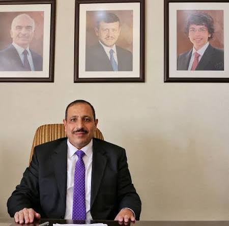 د. عبدالله محمد القضاه يكتب:نهاية وهم الساعات الطويلة: العالم يعمل أقل… وينتج أكثر