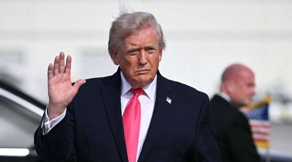 عاجل | ترامب: سيتم تمديد وقف إطلاق النار بين إسرائيل ولبنان لمدة 3 أسابيع. إسرائيل لديها الحق في الدفاع عن نفسها ضد حزب اللّه. أتطلع لاستضافة نتنياهو وجوزاف عون في المستقبل القريب. الولايات المتحدة ستدعم لبنان بشكل مباشر