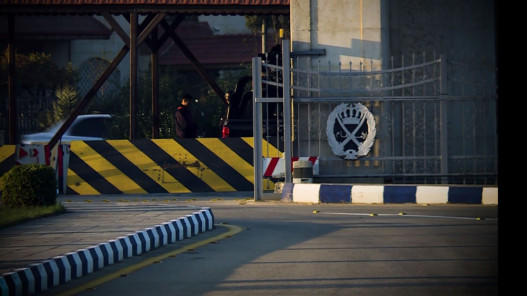 الأمن العام يتعامل مع بلاغ عن حقيبة في شارع الاستقلال