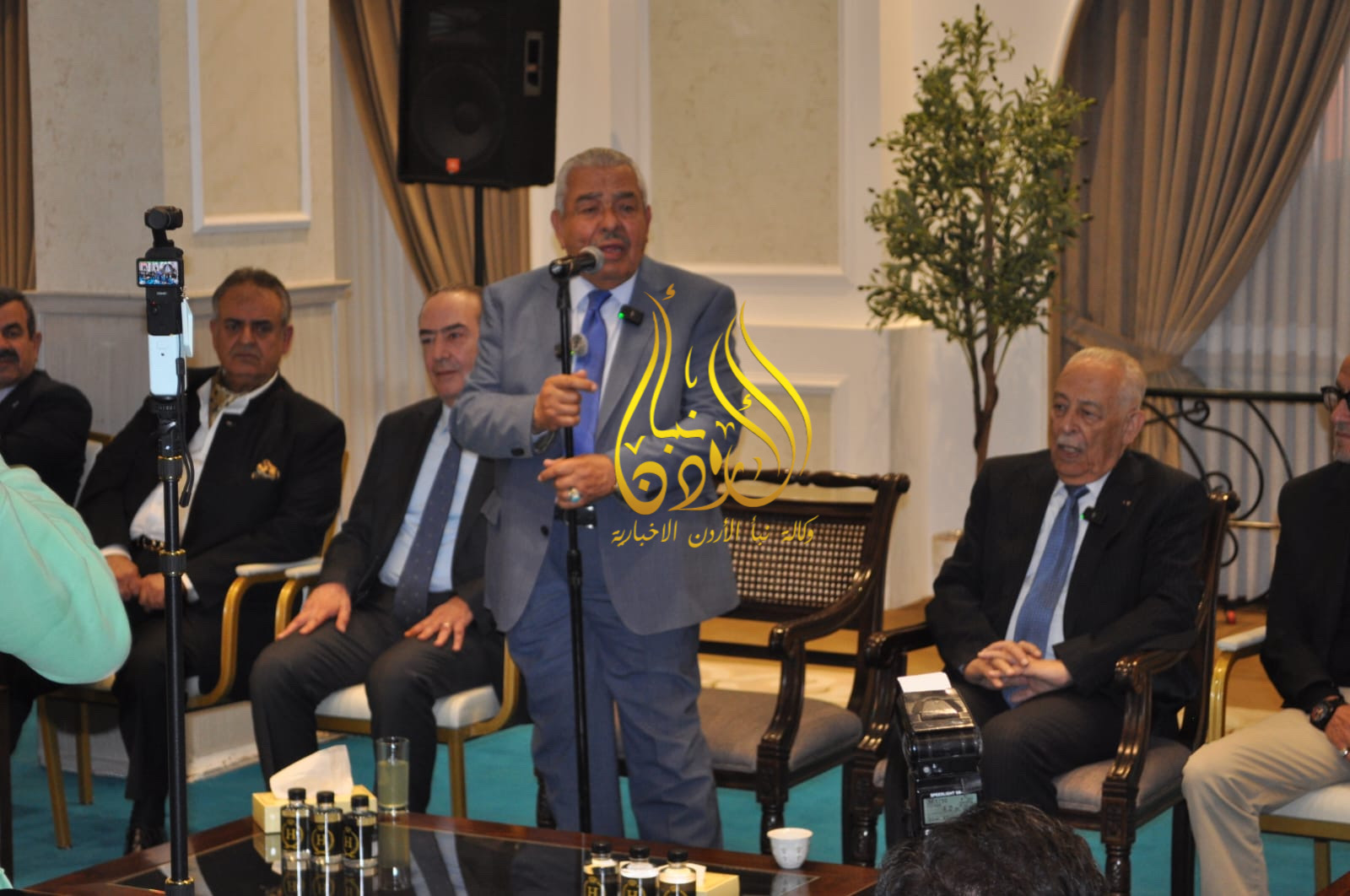 العيسوي طلب والروابدة أعطى .. عطية وغوشة نسايب (صور)