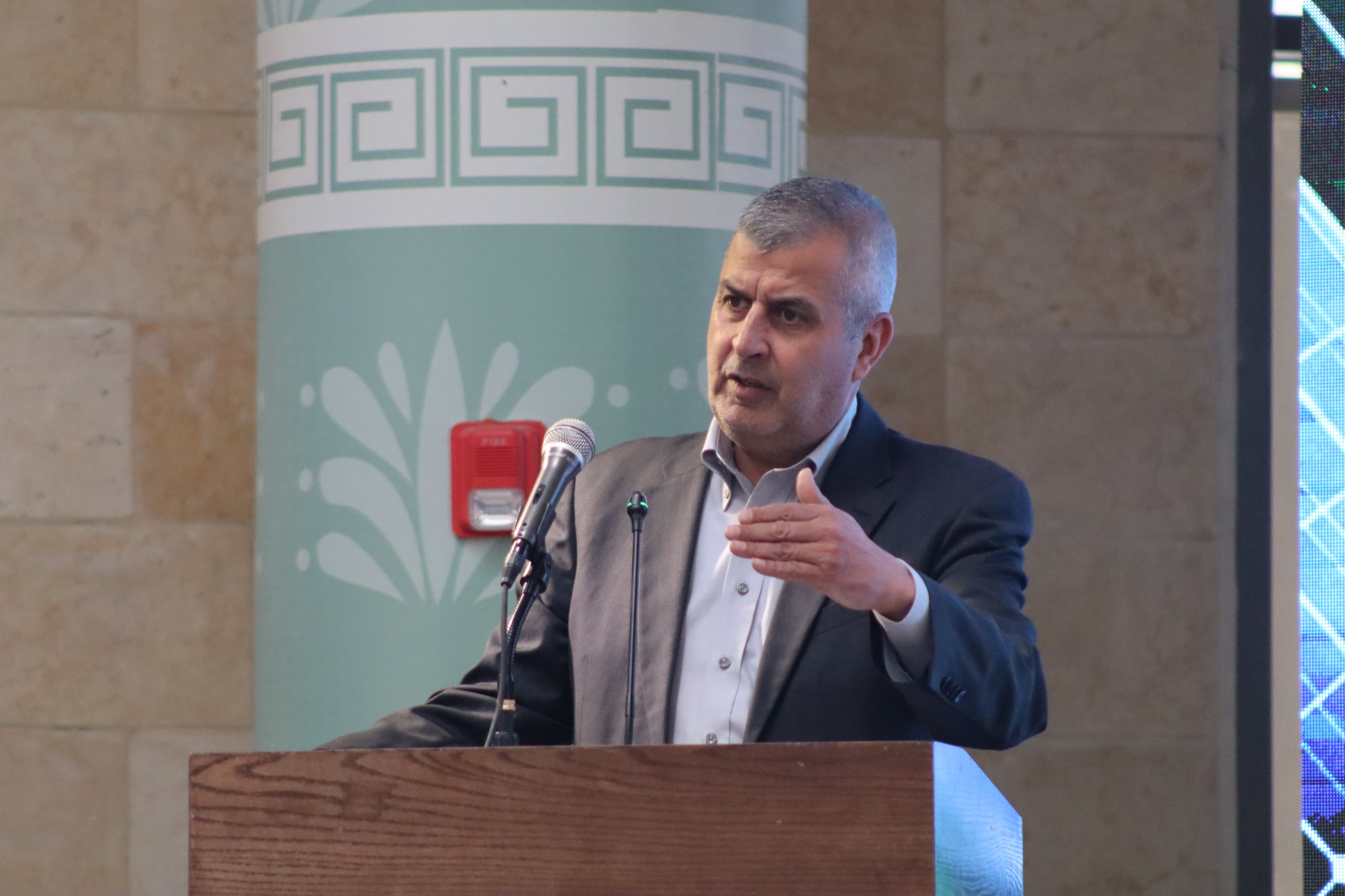 الخرابشة يطلق المرحلة الثانية من مشروع أنظمة الطاقة الشمسية للبلديات بكلفة 3.4 مليون دينار