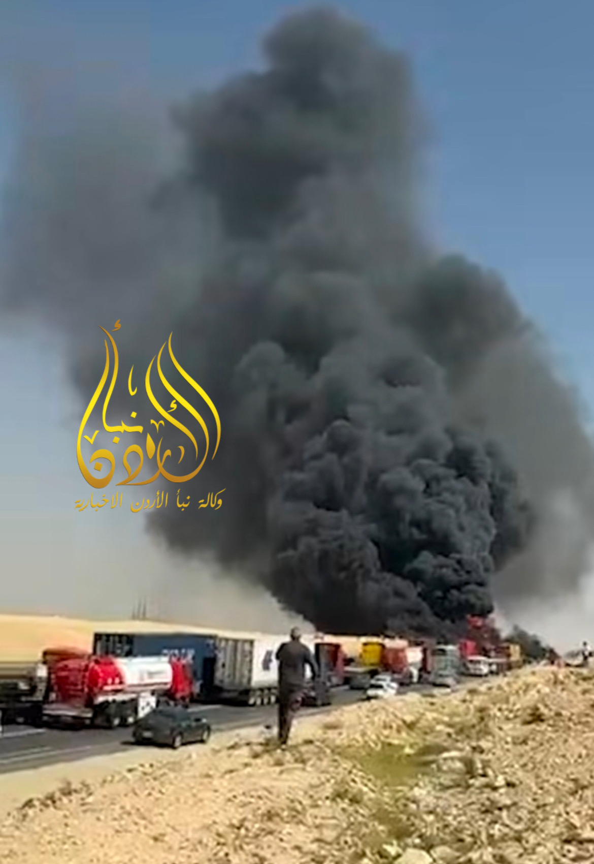 عاجل  اشتعال صهريج إثر حادث تصادم على الطريق الصحراوي في السواقة