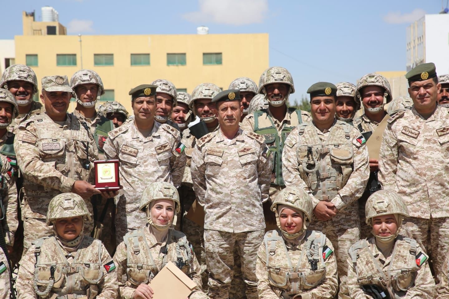 تخريج دورة المسعف التعبوي الميداني في قيادة المنطقة العسكرية الجنوبية