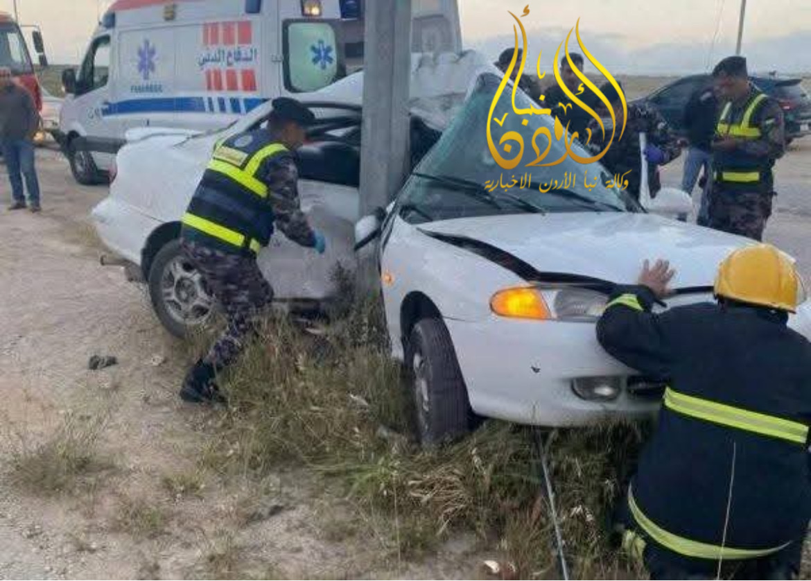 وفاة شخص إثر تدهور مركبته واصطدامها بعمود إنارة على طريق الكرك – اللجون