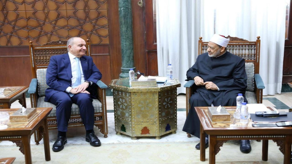 السفير العضايلة يلتقي شيخ الأزهر ويؤكد متانة العلاقات مع مؤسساته الدينية والأكاديمية