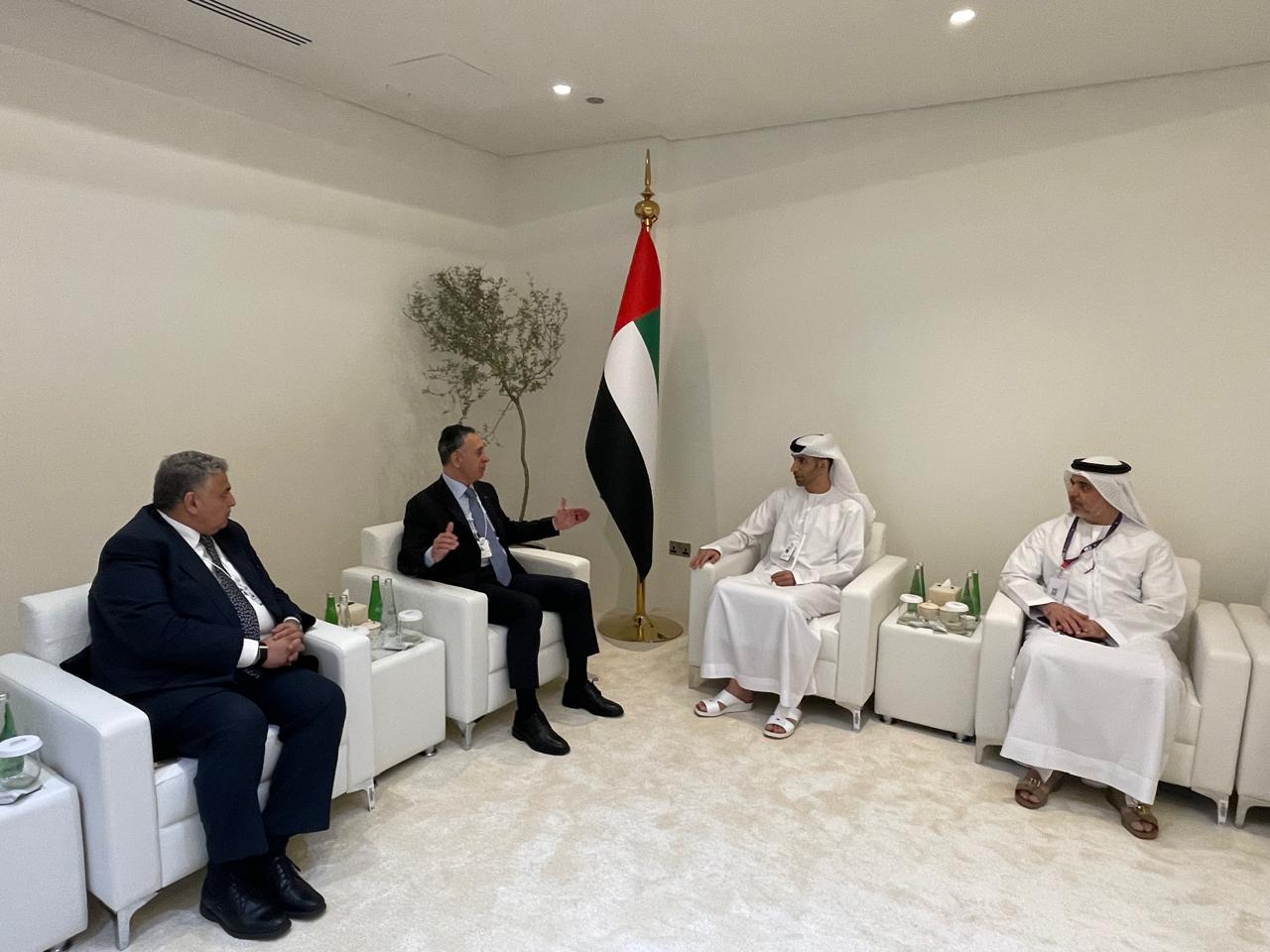 القضاة يبحث مع نظيريه الإماراتي والبحريني توسيع الشراكات الاقتصادية وتسهيل دخول الادوية الأردنية إلى الإمارات