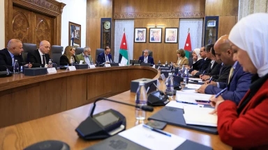 رئيس الوزراء يترأس الاجتماع الأول لمجلس أمناء الأكاديمية الأردنية للإدارة الحكومية