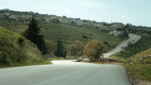 طقس معتدل والحرارة حول معدلاتها المناخية في أغلب المناطق
