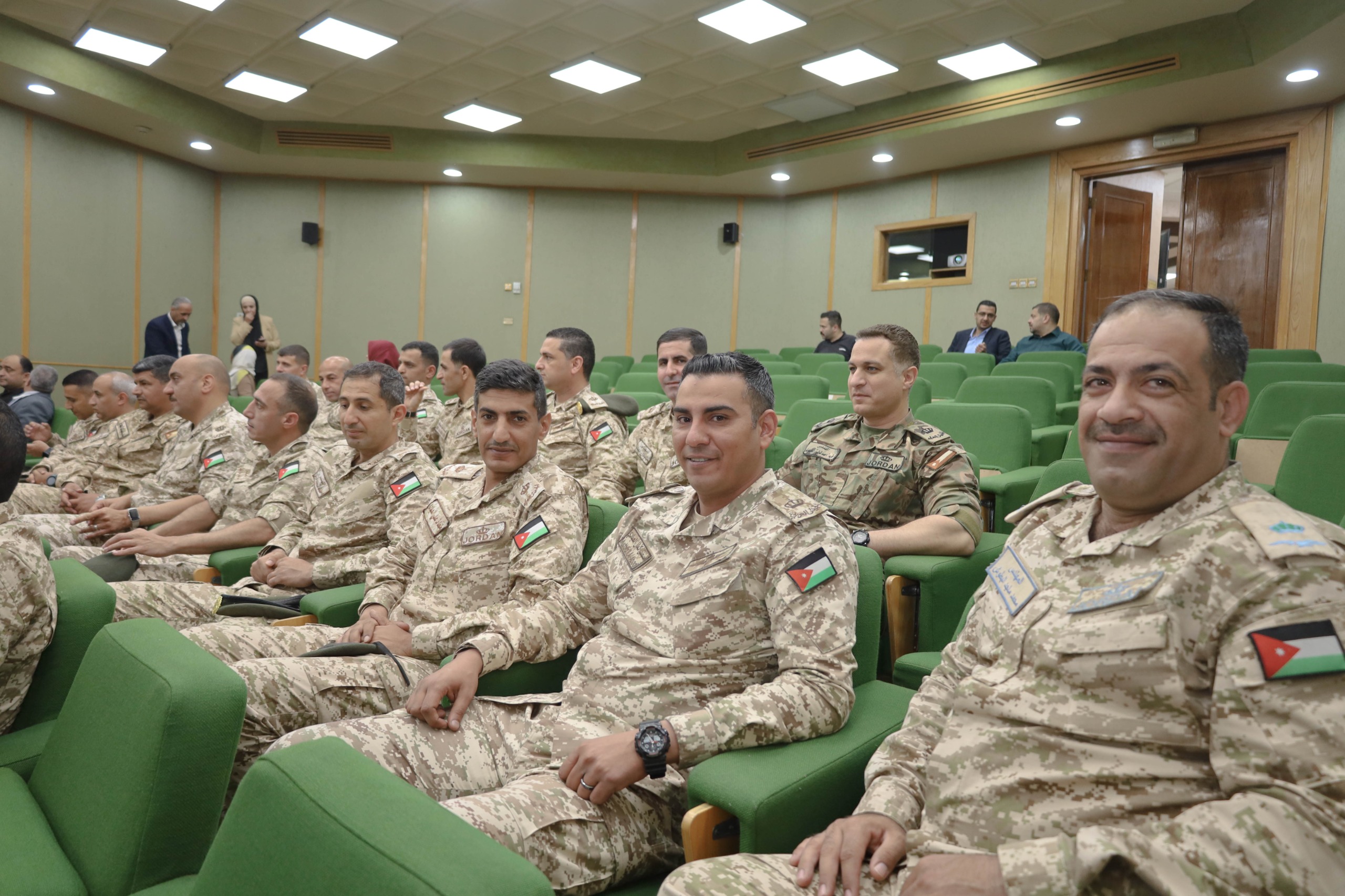 وزارة الطاقة تستعرض مهامها وإنجازاتها أمام المشاركين في دورة إدارة موارد الدفاع للقوات المسلحة