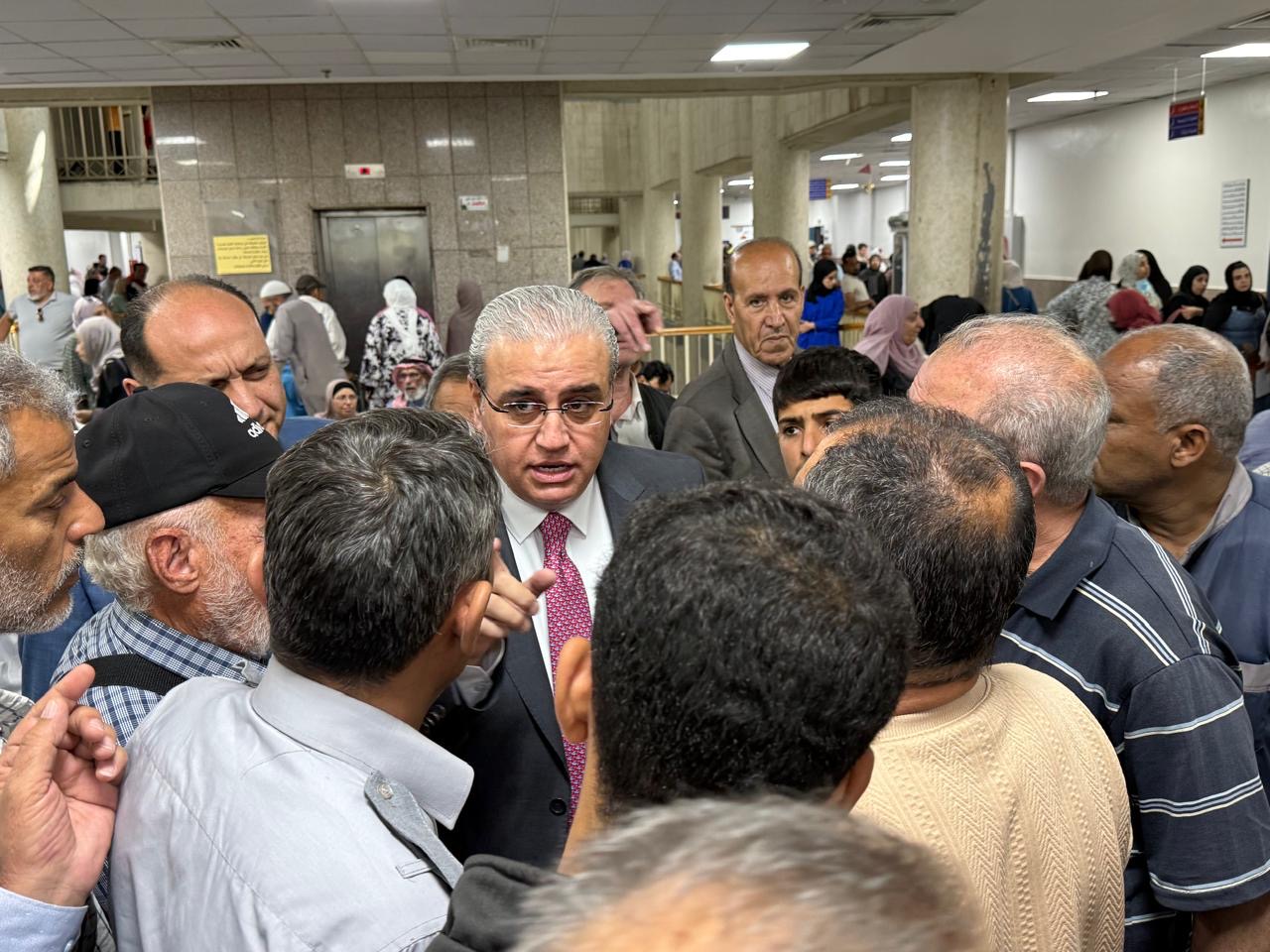 البدور في مستشفى حمزة: إعادة توزيع عيادات الاختصاص وتخفيف الضغط على الصيدلية والمختبر