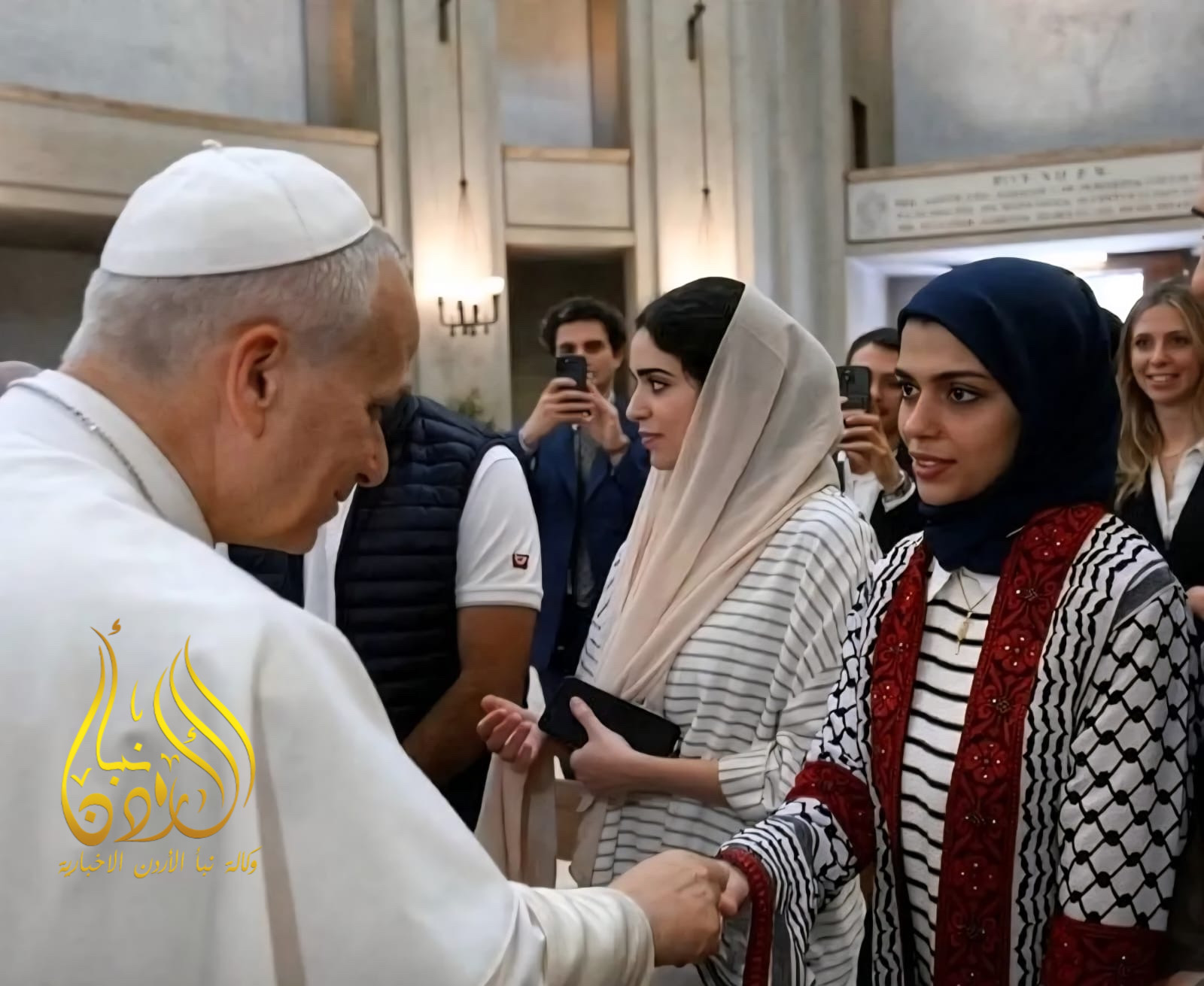 التقوا البابا .. 72 طالباً وطالبة غزّيين يصلون إلى روما لبدء مرحلة جديدة من حياتهم الأكاديمية