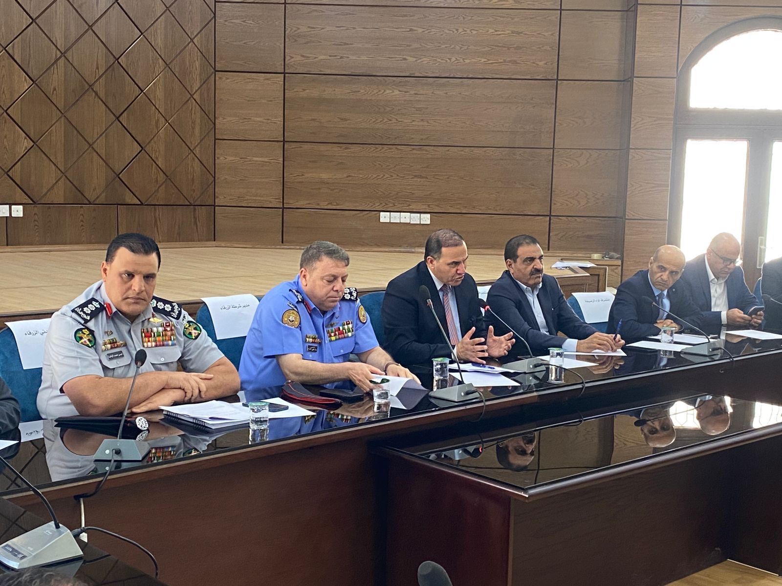 المجلس التنفيذي في الزرقاء يبحث جاهزية الصيف وعيد الأضحى والتوجيهي 2026