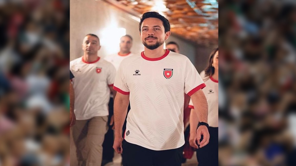 عاجلولي العهد يطمئن على صحة اللاعب عصام السميري هاتفيا
