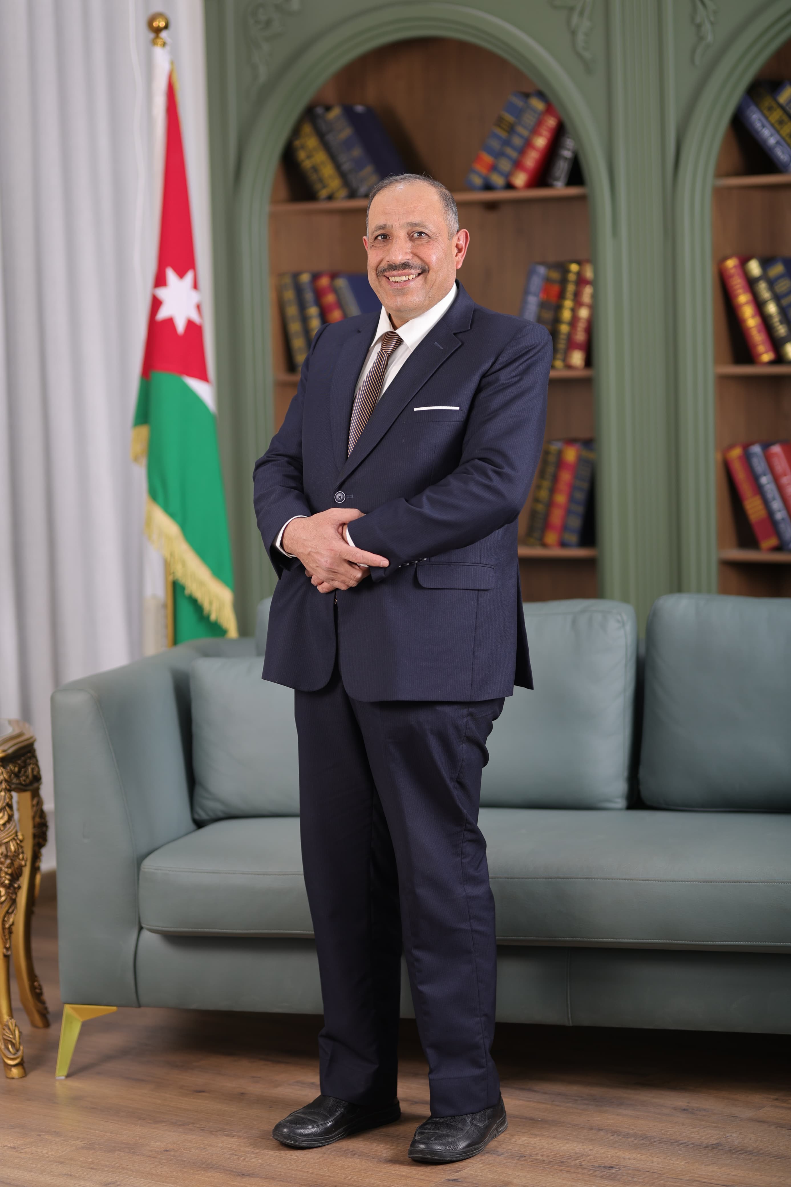 د. عبدالله محمد القضاه يكتب: لا تعاقبوا الكفاءة لأن لها قريبًا في السلطة