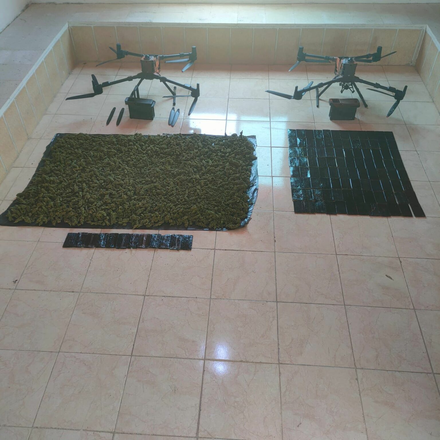عاجلالمنطقة العسكرية الجنوبية تحبط محاولة تهريب كمية كبيرة من المواد المخدرة بواسطة طائرتين مسيّرتين